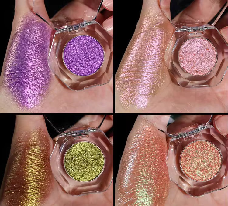 Illuminator eye shadow