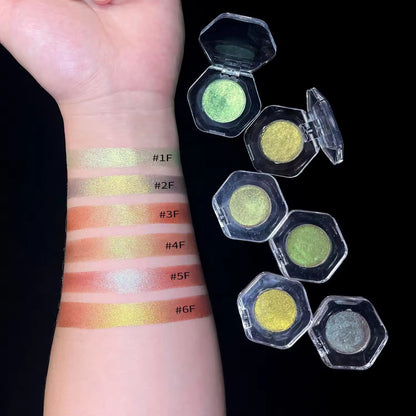 Illuminator eye shadow
