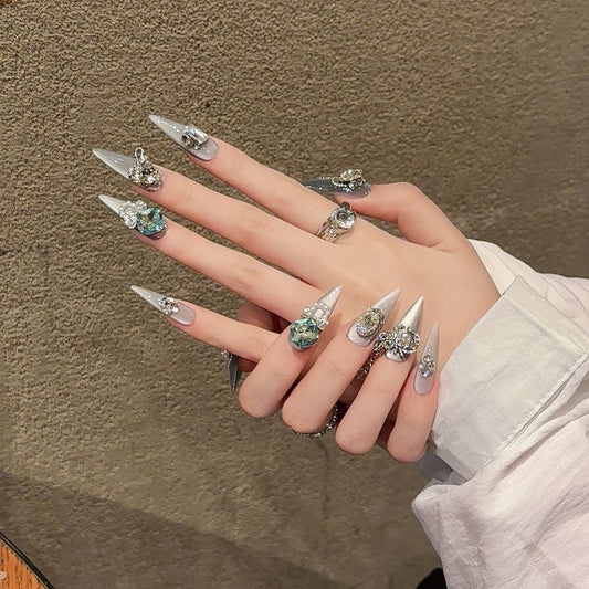 PANSYTRACY Silver Nails
