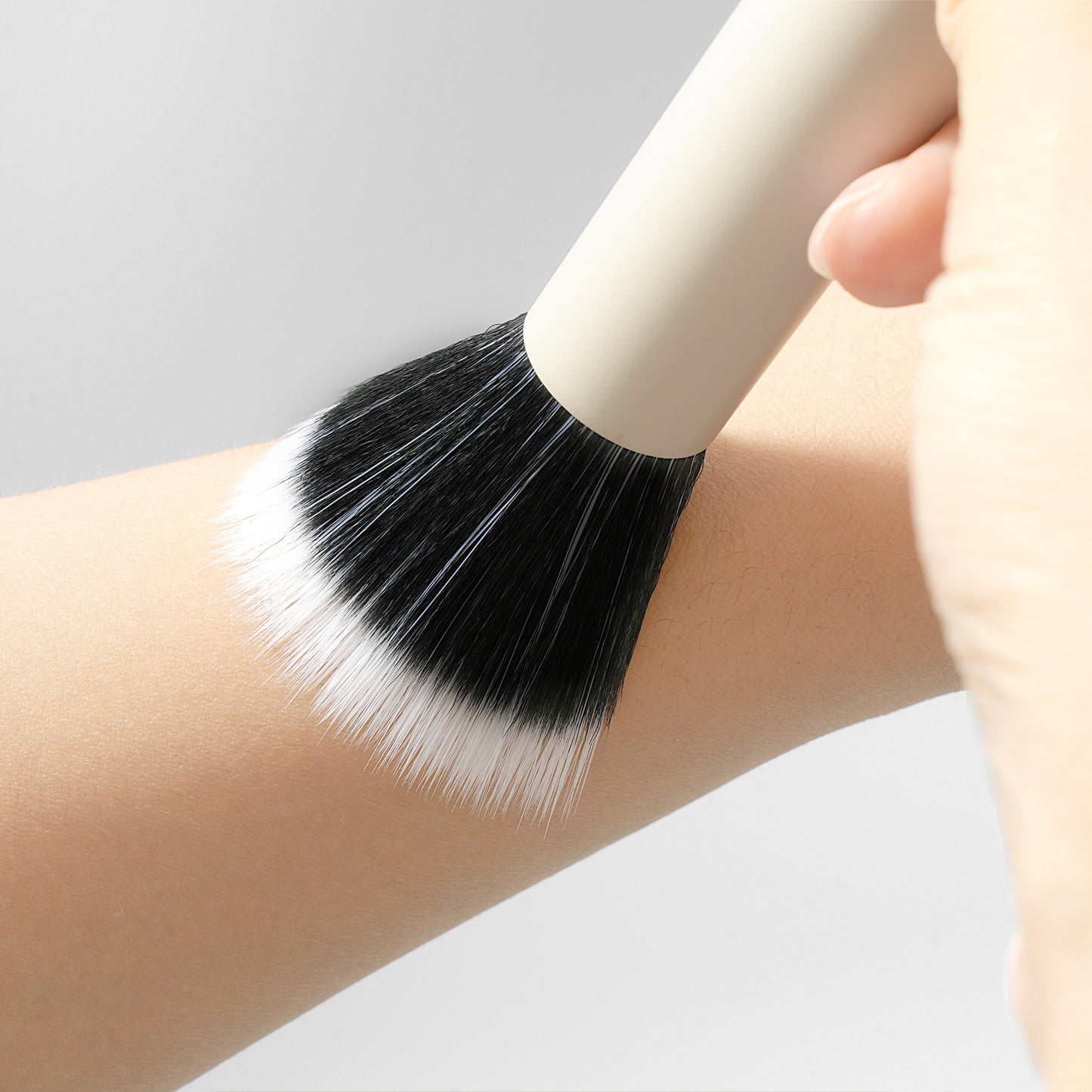 PANSYTRACY Dual-Ended Face Makeup Brush Foundation Contouring Beauty Tool