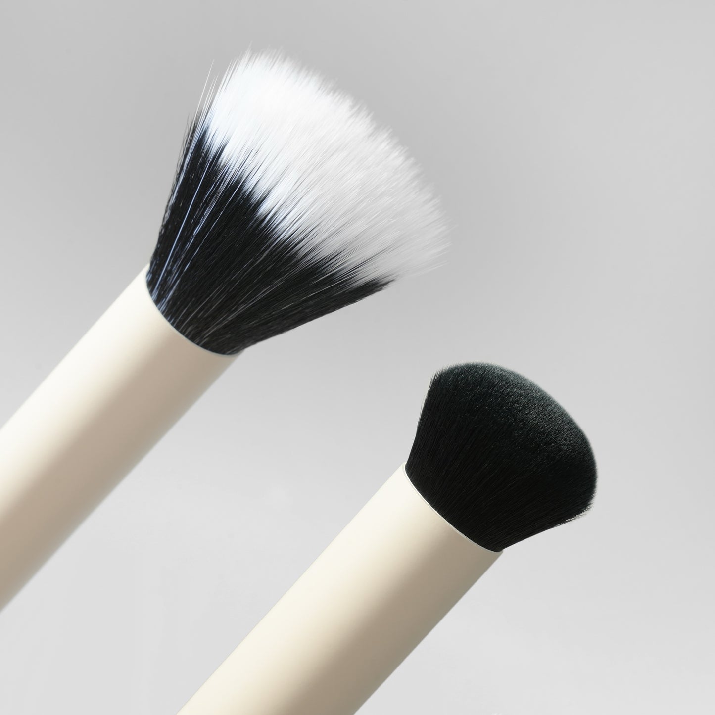 PANSYTRACY Dual-Ended Face Makeup Brush Foundation Contouring Beauty Tool